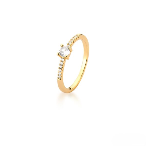 Anel Solitário Com Cristal Redondo e Zircônias Cravejadas Banhado A Ouro 18k