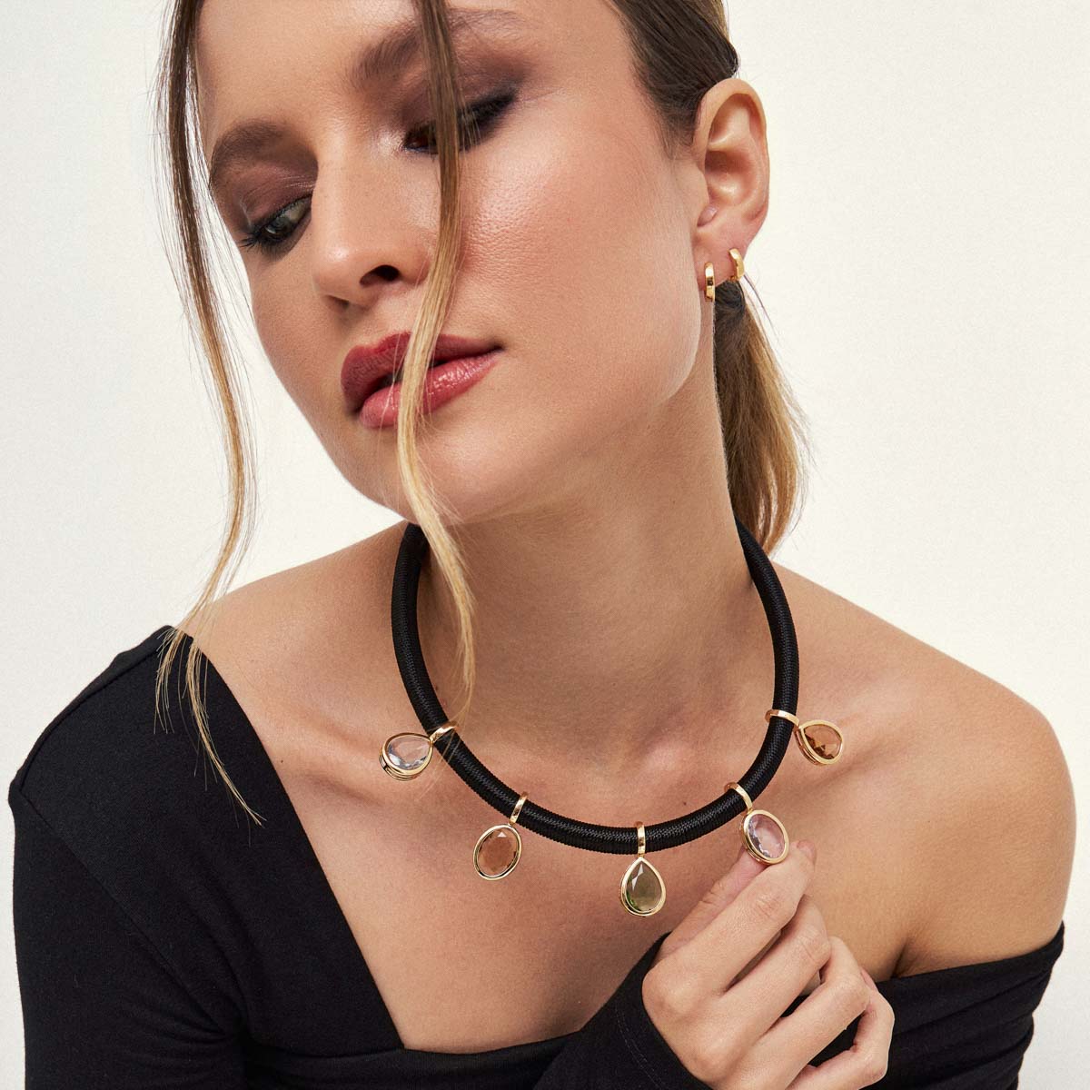 Pingente Com Cristal De Gota E Fecho Click Banho Ouro 18k
