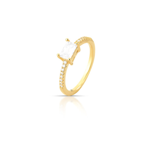 Anel Com Cristal Retangular Cravejado De Zircônias