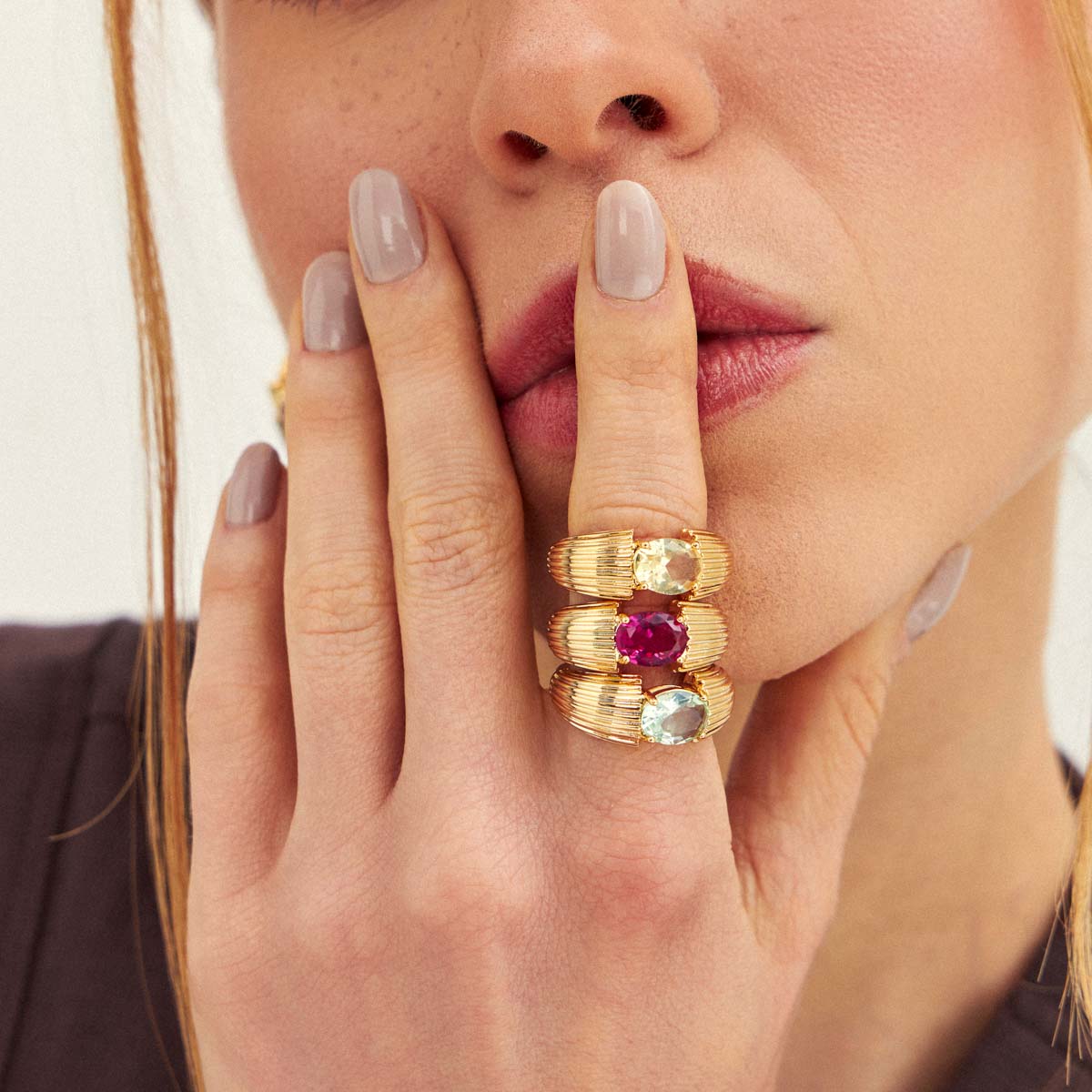 Anel Cristal Verde Oval 4 Garra Texturizado