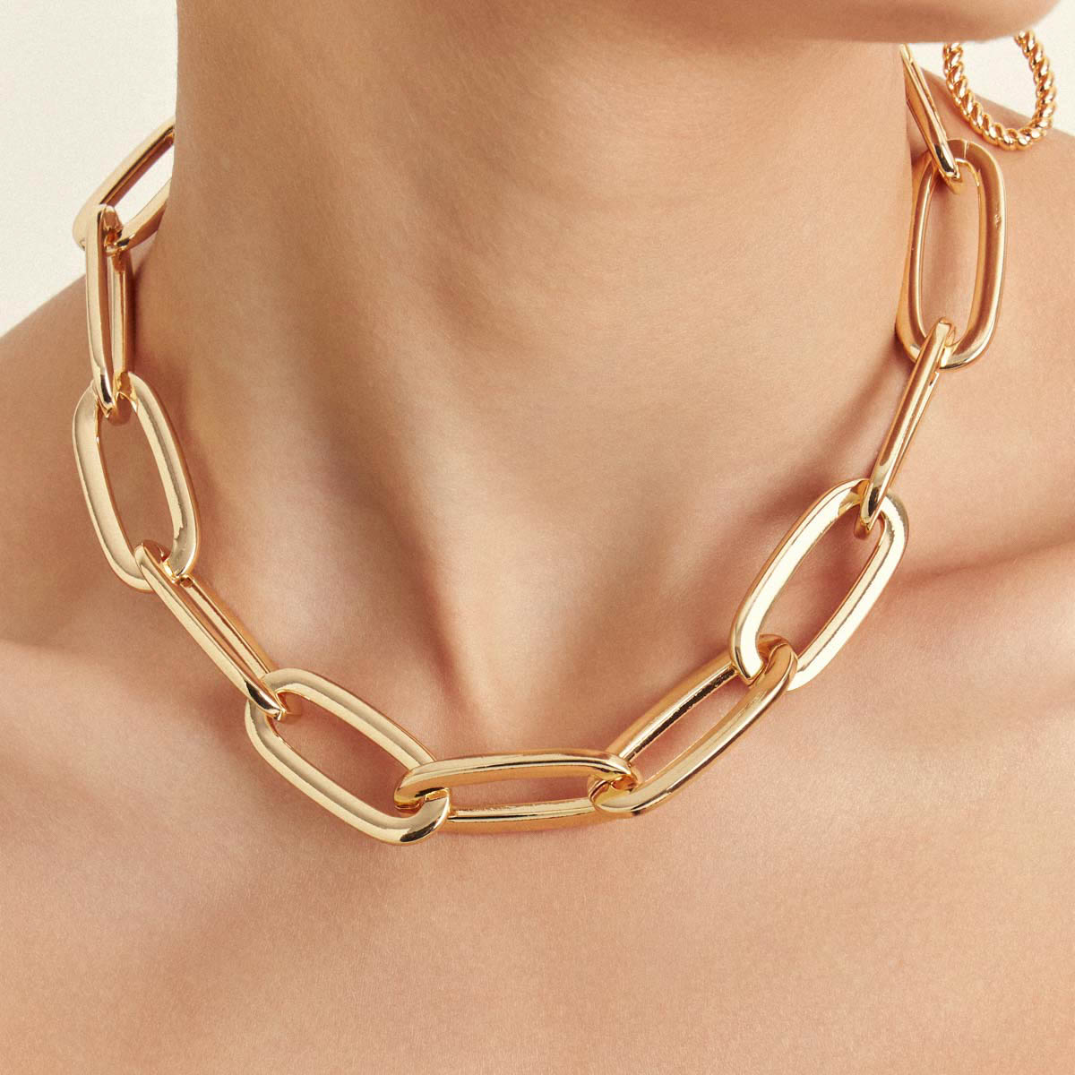 Colar Com Elos Ovais Lisos
